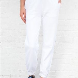 White Brandy Melville rosa sweatpants